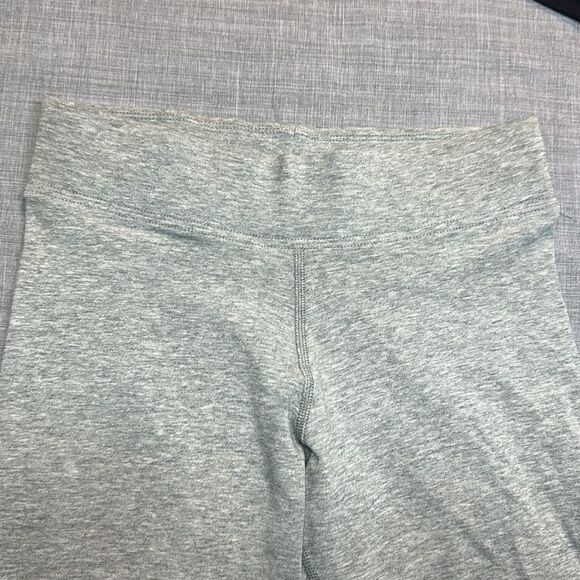 Nike Classic High Waisted 8” Biker Shorts in Gray Size S - Picture 4 of 7